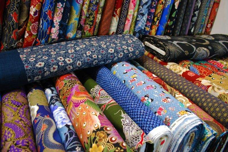 入学・入社シーズン前に見直したい、制服とスーツのフィット感
